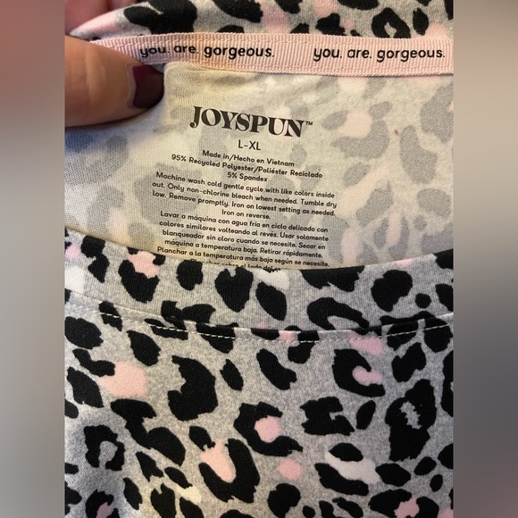 Joyspun L-XL Women's Dreamy Soft Collection Leopard Print Sleepshirt - Picture 8 of 9